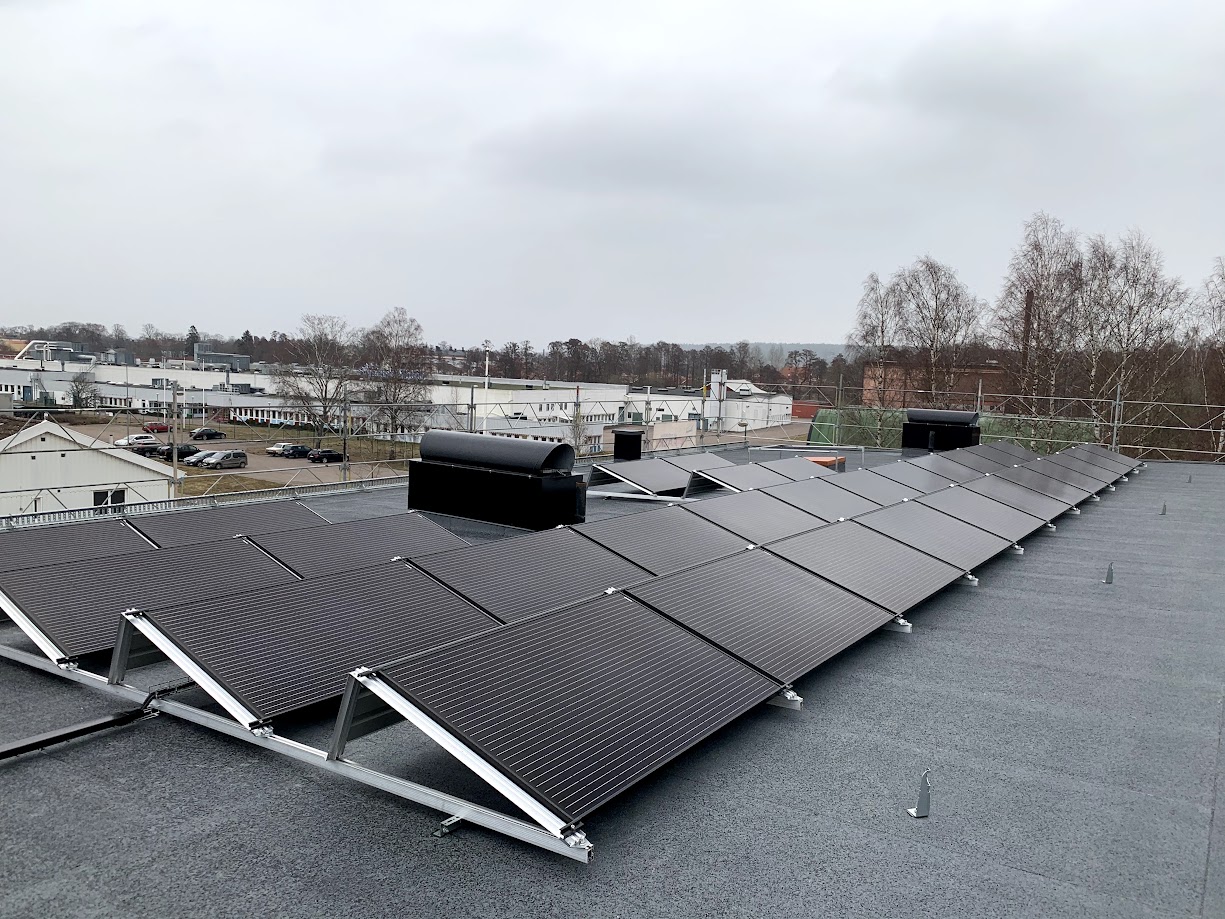 Solpaneler på plant tak